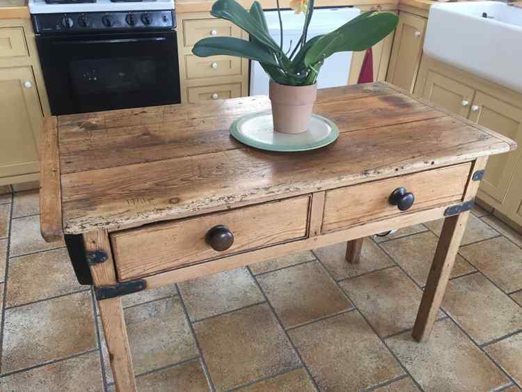 ANTIQUE ENGLISH FARMHOUSE KITCHEN ISLAND TABLE WITH DRAWERS