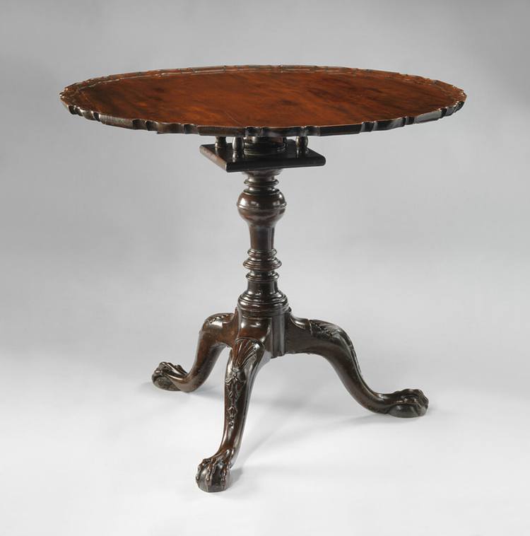 Chippendale Carved Mahogany Piecrust Tea Table