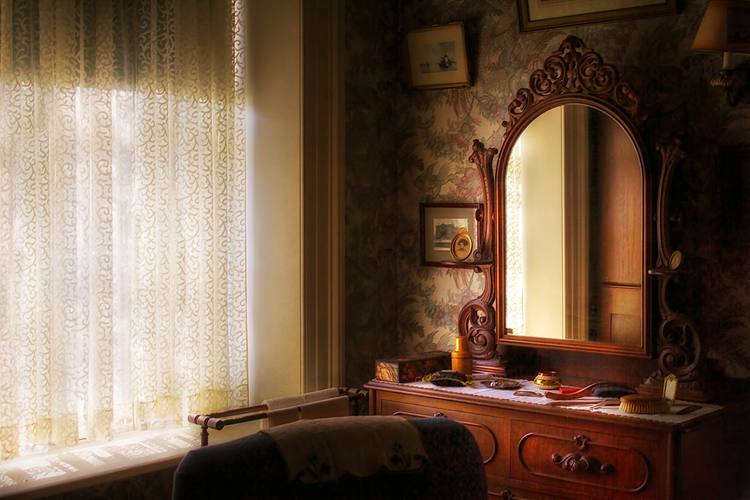 Victorian Dressing Table