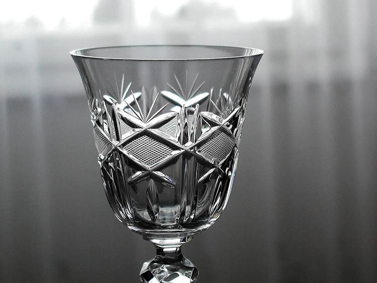 Pattern identification help? Fancy drinking glasses : r/glasscollecting