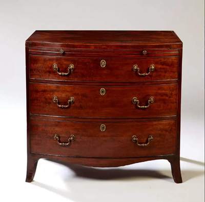 George III Sheraton period bow-fronted caddy topped mahogany chest of drawers with brushing slide