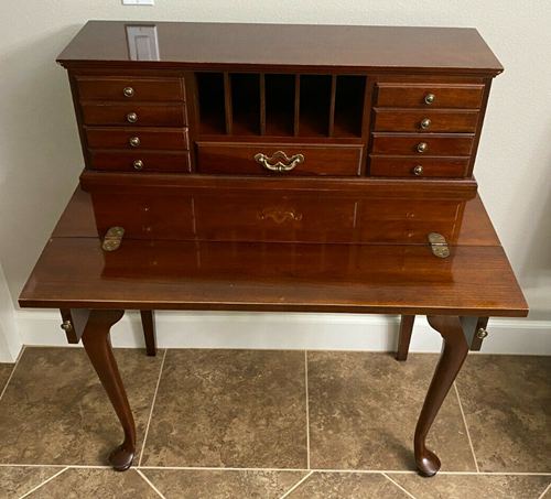 THOMASVILLE Queen Anne Cherry 6 Drawer Lady's Desk Secretary Writing Desk