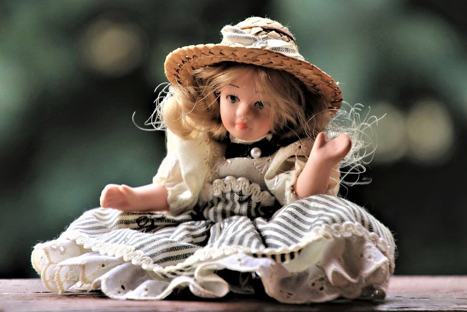 Antique Dolls Identification & Values Guide