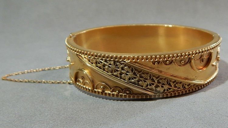 Antique Ca.1880’s Aesthetic Victorian Yellow Gold-Filled Hinged Bangle Bracelet