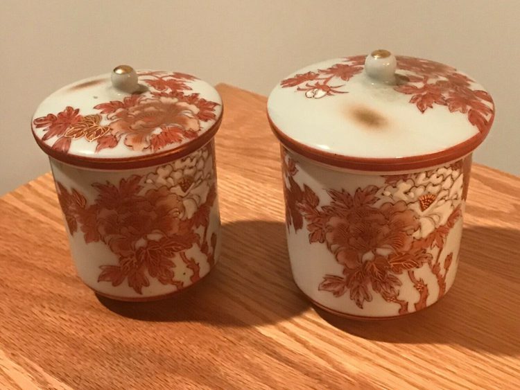 Japanese Porcelain Kutani Married Tea Cups with Lids, Set of 2