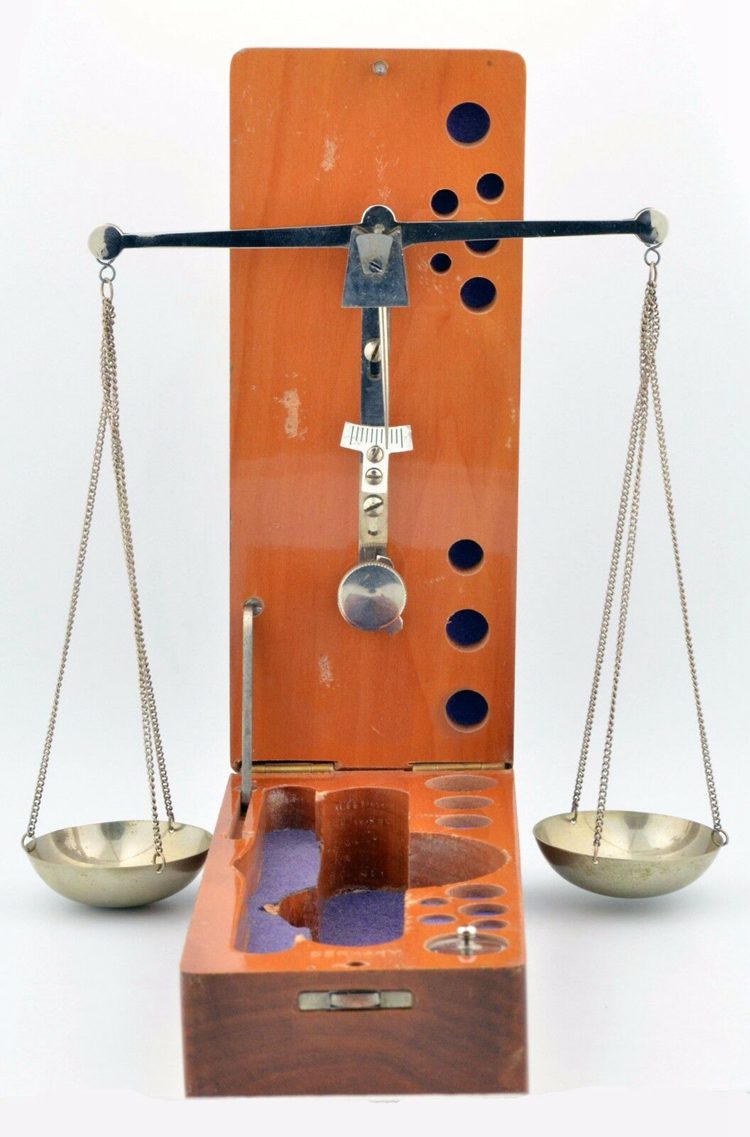 Rocker Balance Scale