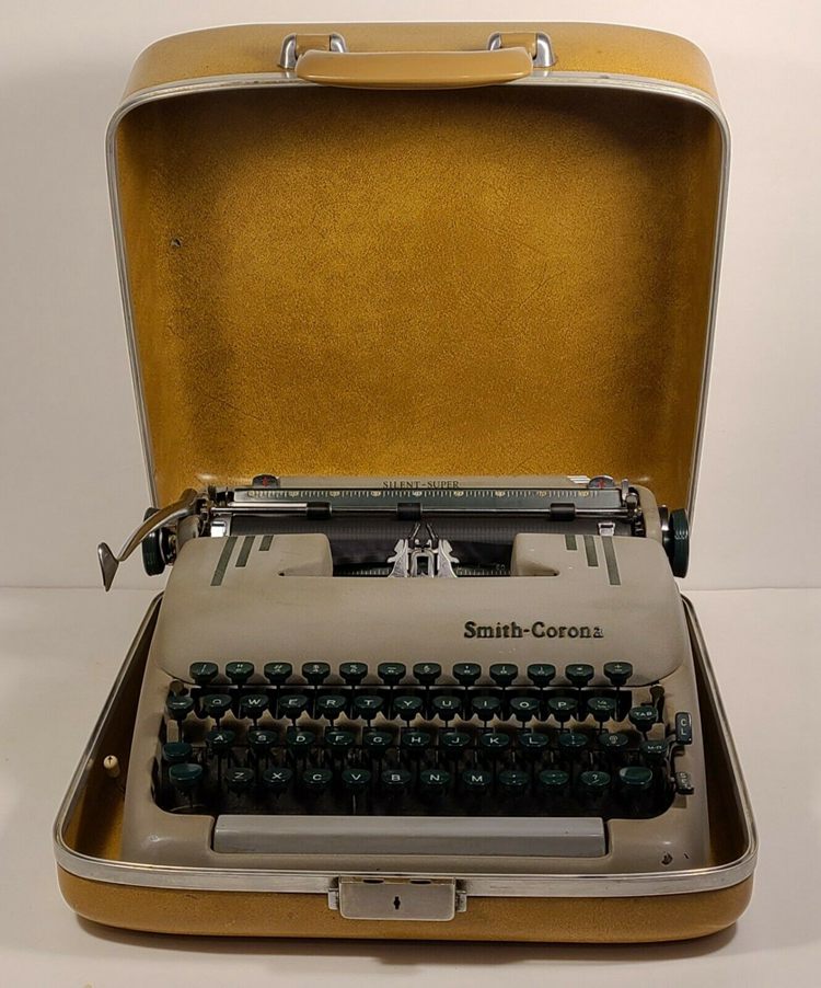 1958 Smith Corona Silent-Super 5T Typewriter w