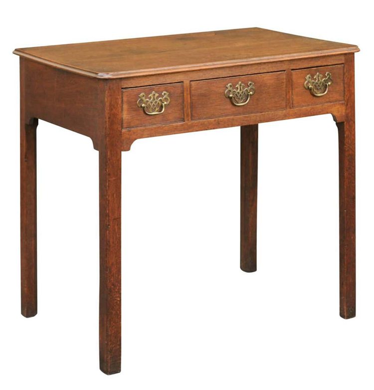 English 1780s Georgian Oak Side Table with Marlborough Legs and Chinoiserie