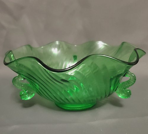 Fenton Round Crimped Edge Dolphin Bowl