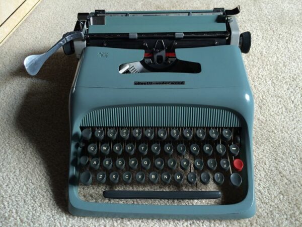 Underwood Typewriter [History, Value, Models] – A Complete Guide