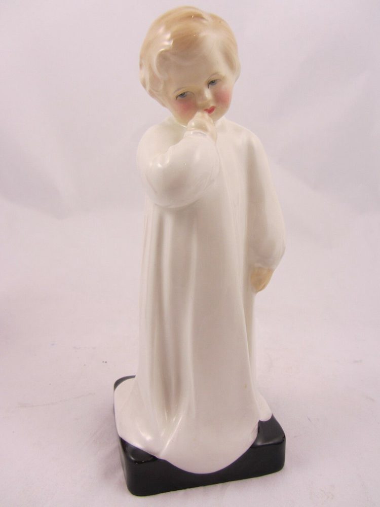 ROYAL DOULTON FIGURINE DARLING LARGE HN1319