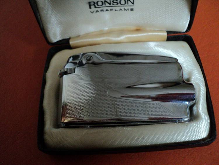 antique 1960s ronson varaflame premier lighter chrome mexico model w