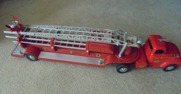 Tonka No.5 Hook and Ladder Fire truck