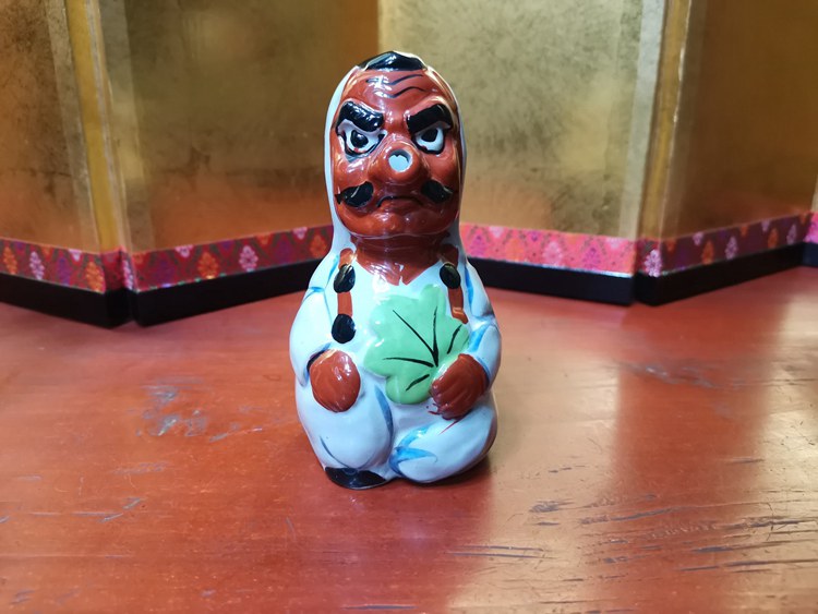 Yamabushi Tengu Kutani Ware Tokkuri Sake Bottle Yōkai Figure