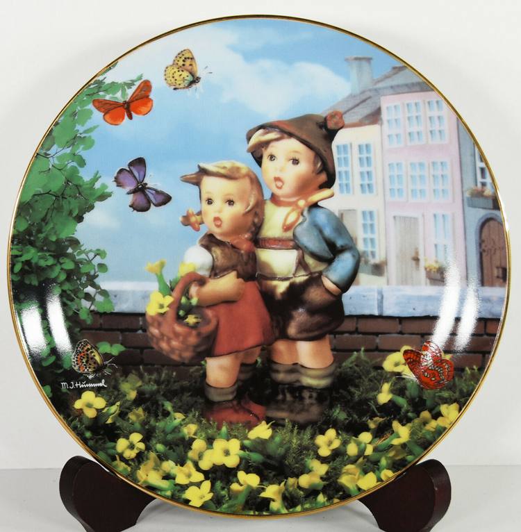 Hummel Surprise Little Companions Porcelain Plate Cute Baby Boy Girl