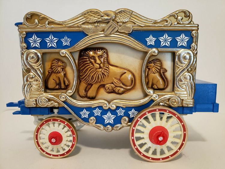 Jim Beam Circus Wagon Car Lions Decanter