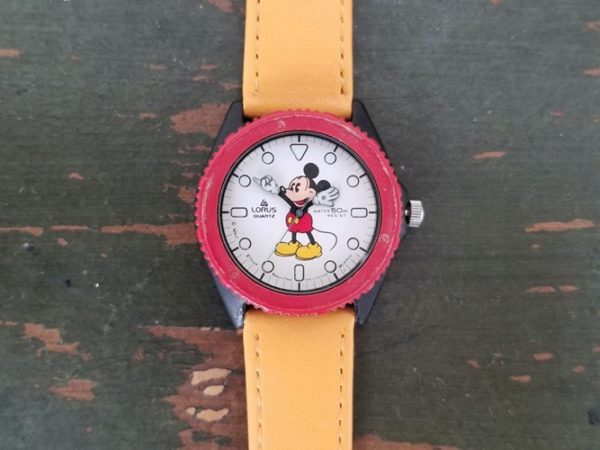 Vintage Mickey Mouse Watch Guide [Dating & Values]