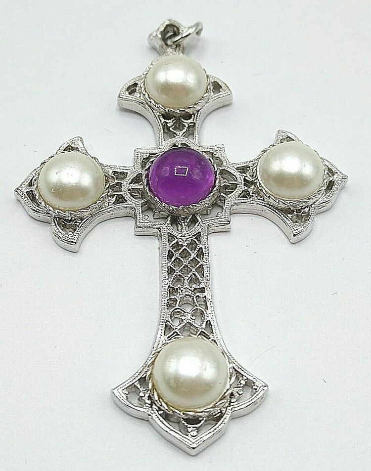 Sarah Coventry Crusader Cross Silver Tone Purple Cabochon and Faux Pearls 1971