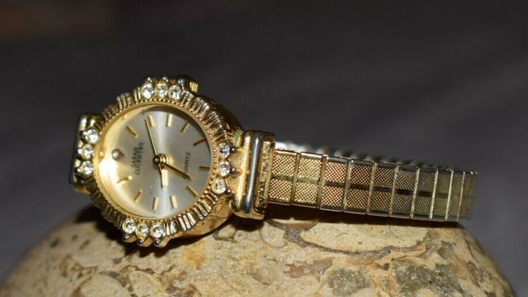 Sarah Coventry Watch (LSC229) Gold Tone Cubic Zirconia Stretch Lot56