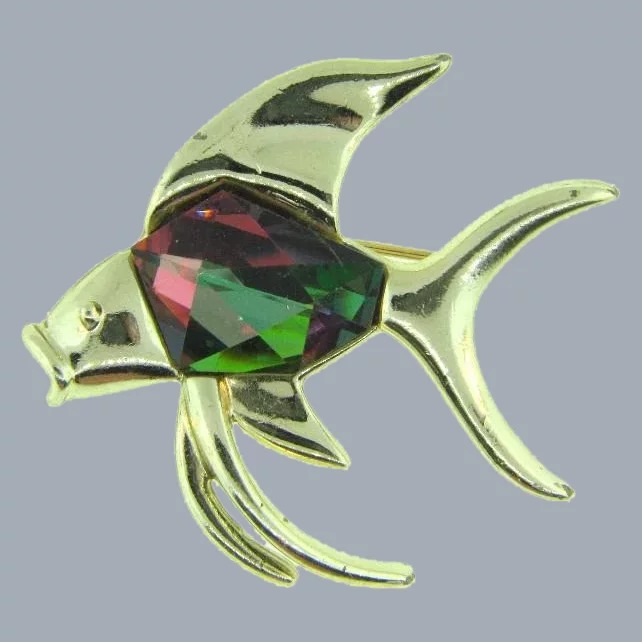 Signed Sarah Coventry figural fish Brooch with heliotrope watermelon stone