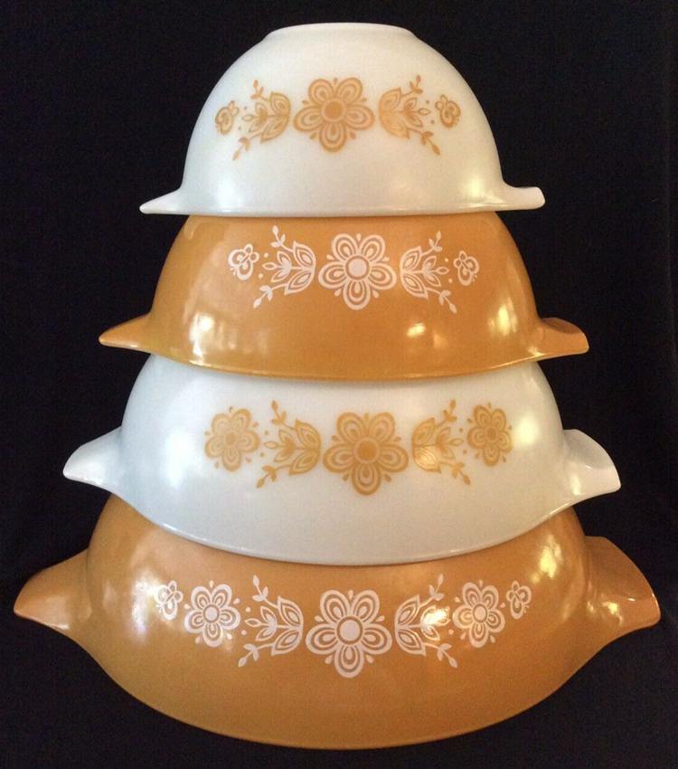 Vintage Pyrex Rust Orange & White Mixing Cinderella Bowls Crazy Daisy Pattern