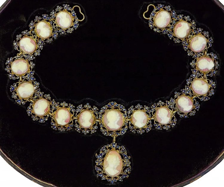 Cameo and Enamel Necklace 2