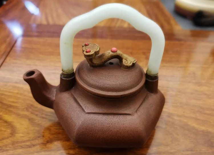 Compressed Yixing Teapot And Cover