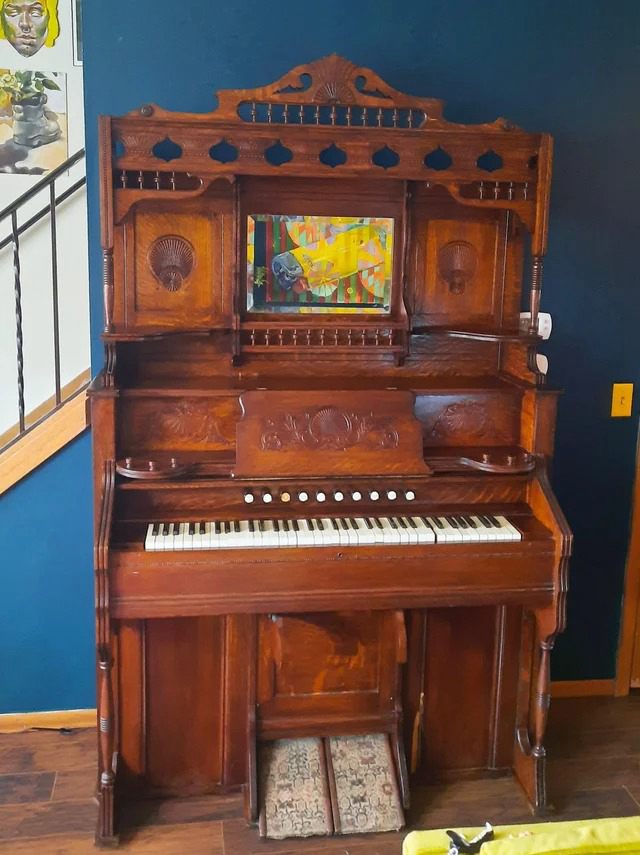 The History of Antique Pump Organ