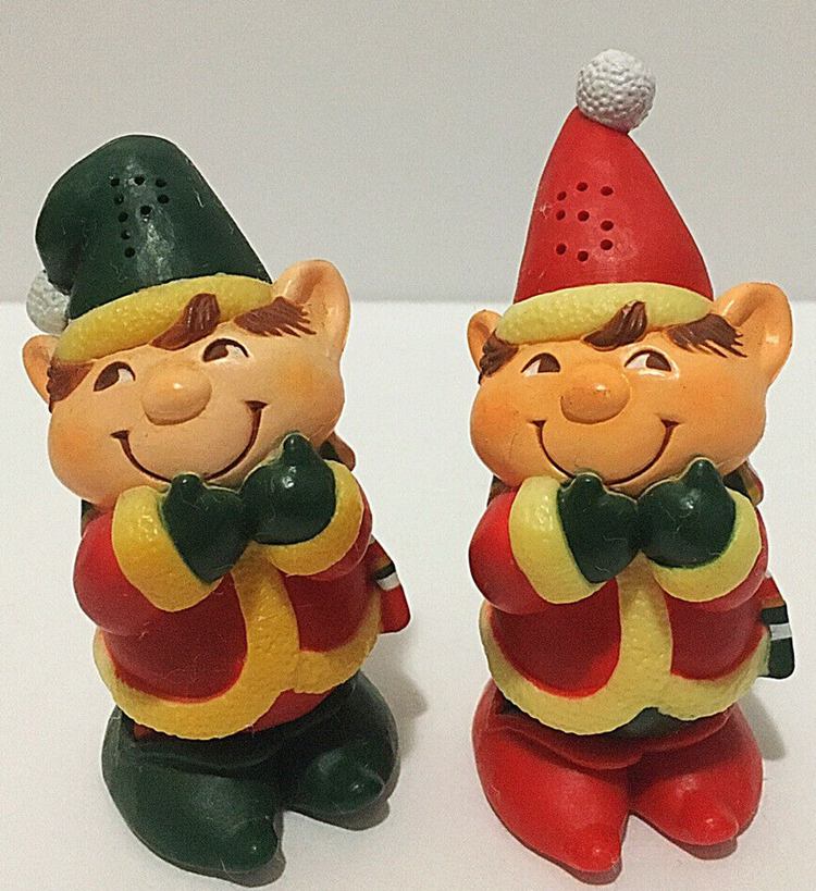 10.Fitz and Floyd Elves Shakers
