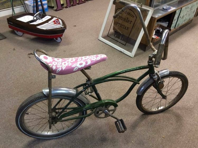 3. Vintage Schwinn Chicago Green Sting-Ray Bicycle HOT ROD PINK Banana Seat