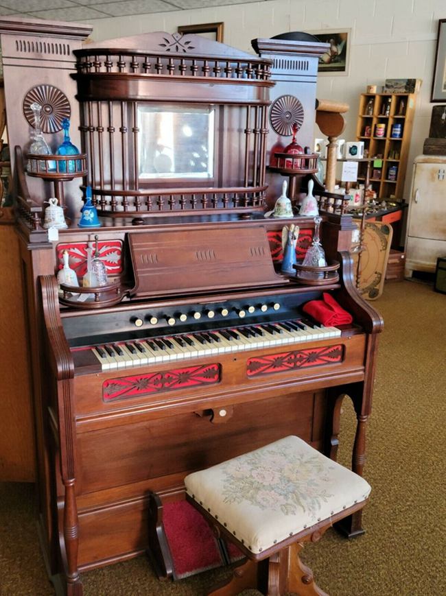 5. Estey Antique Victorian Parlor Pump Organ