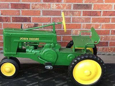 OLD JOHN DEERE PEDAL TRACTOR