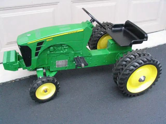 0 Pedal Tractor