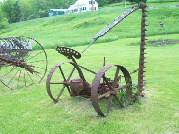 Antique Farm Tools: Types, Identification, and Value Guide