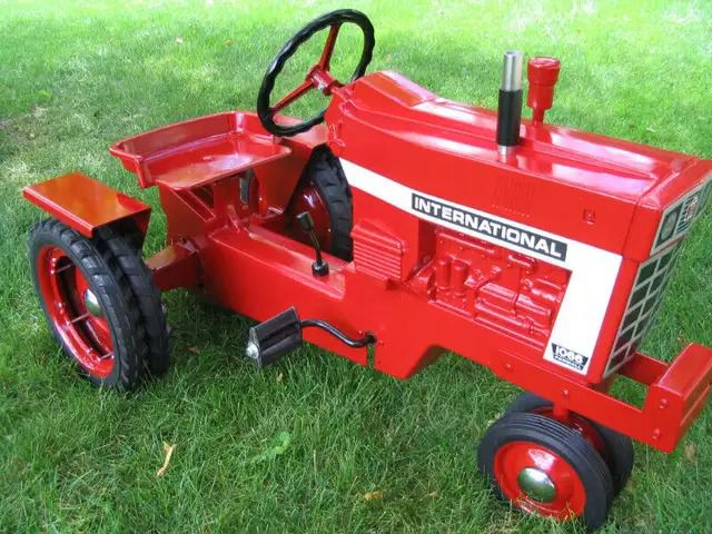 International 1066 Pedal Tractor
