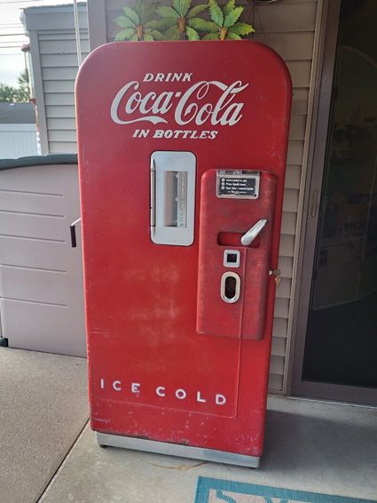 Vintage Model 39 (F39B5) 5¢ Coin Operated COKE Vending Machine – Original Cond.