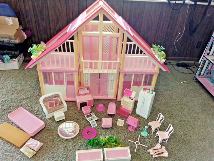 1979 Vintage Barbie A-Frame House 