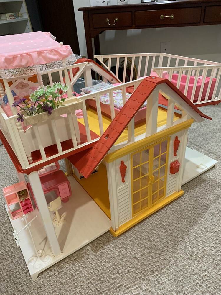 1983 Vintage Barbie Dream Cottage  