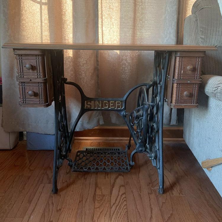 4 Drawer Singer Sewing Machine Table