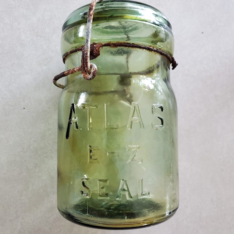 A Pint Sized E-Z Seal Atlas Mason Jar