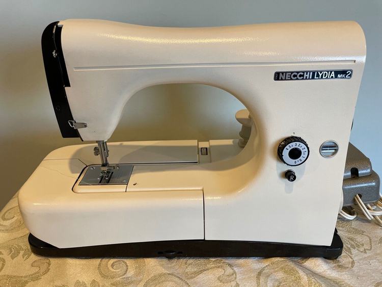 Beautiful Vtg Necchi Lydia 2 Sewing Machine