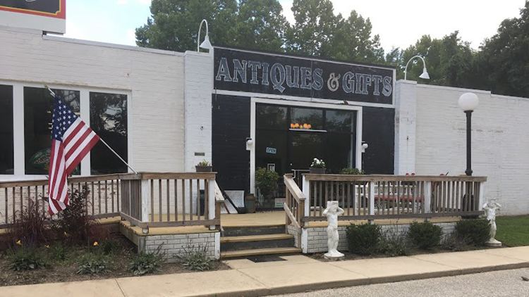 Leonardtown Maryland Antique Center