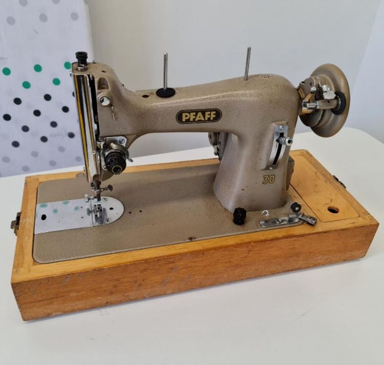 Pfaff 30 Electric Vintage sewing machine