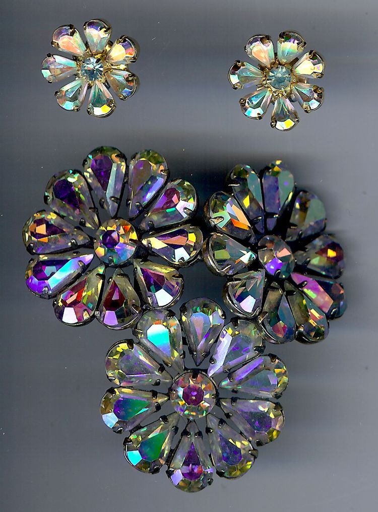 Regency Vintage Faceted Glass Rhinestone Flower Brooch and Earrings Set