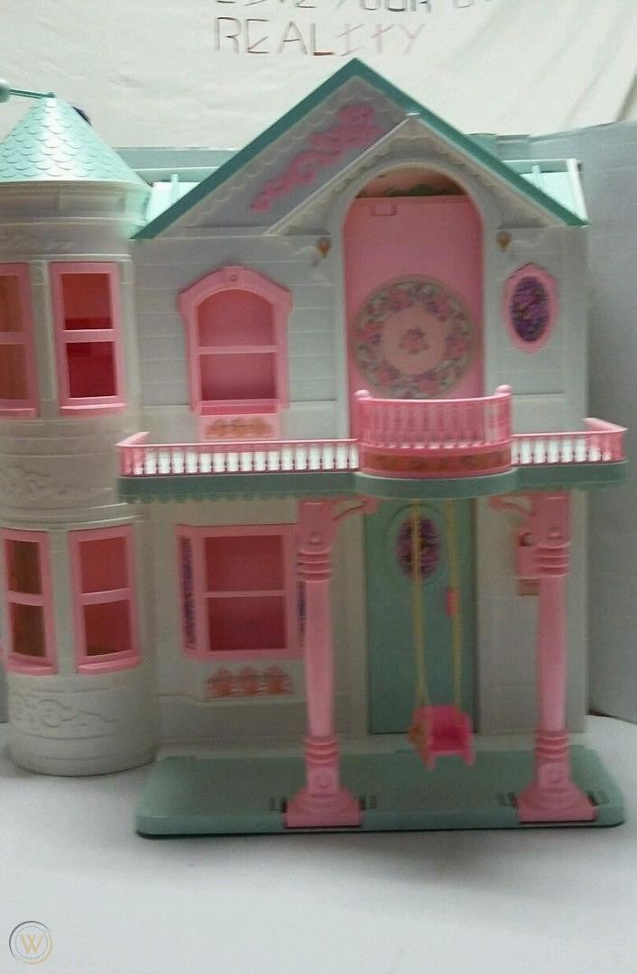 Barbie’s Deluxe House