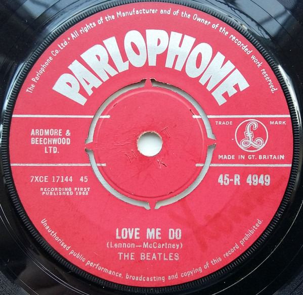 The Beatles – Love Me Do (1962)