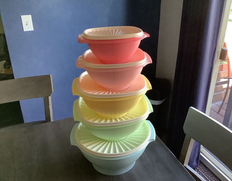 Tupperware Vintage Servalier Bowl