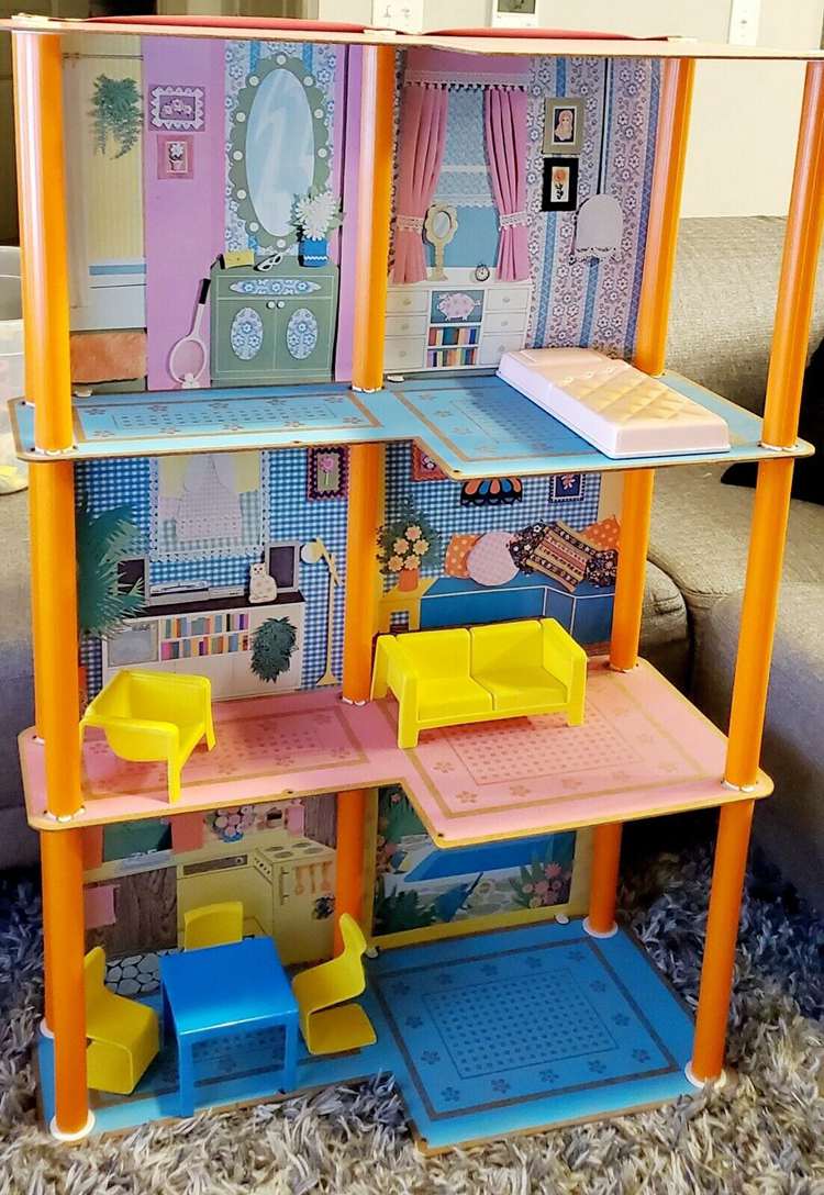 Vintage Barbie Dream Townhouse 