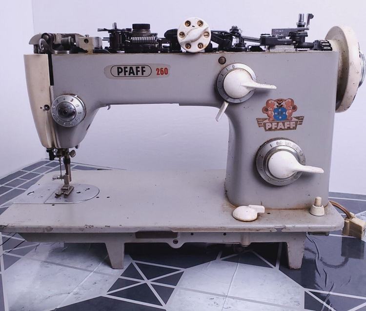 Vintage Pfaff 260 Model