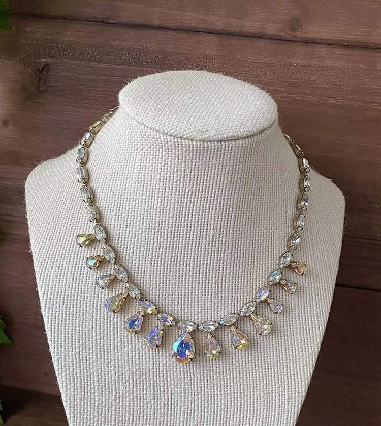 Vintage Weiss Aurora Borealis Rhinestone Necklace